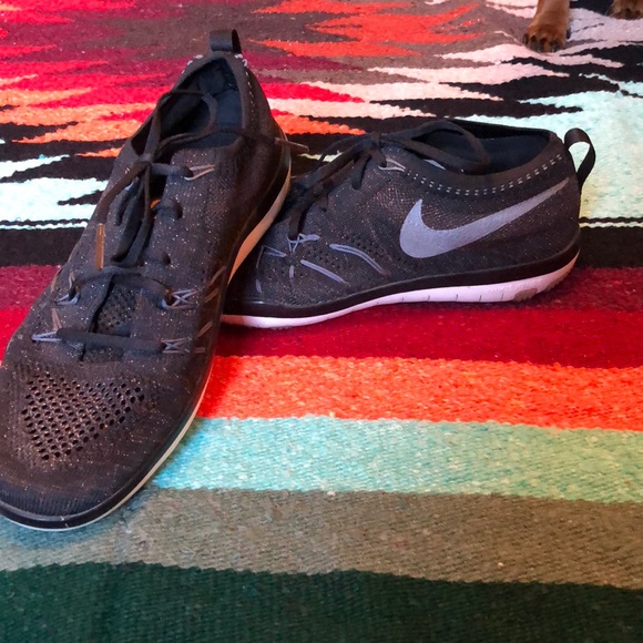 Nike Shoes - Nike Flyknit Running Shoes